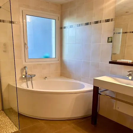 Hotell Logis La Fauceille Perpignan